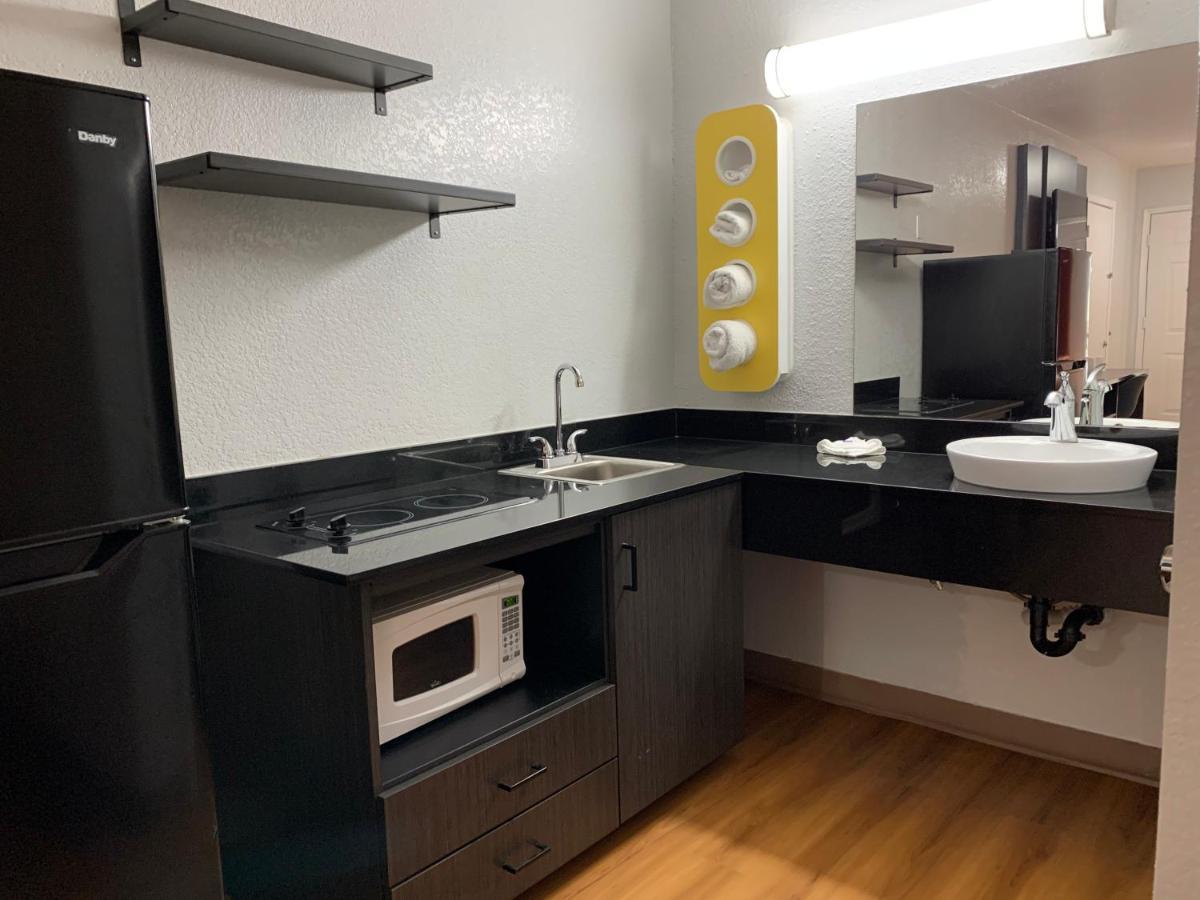 Motel 6-Laredo, Tx - North I-35 외부 사진
