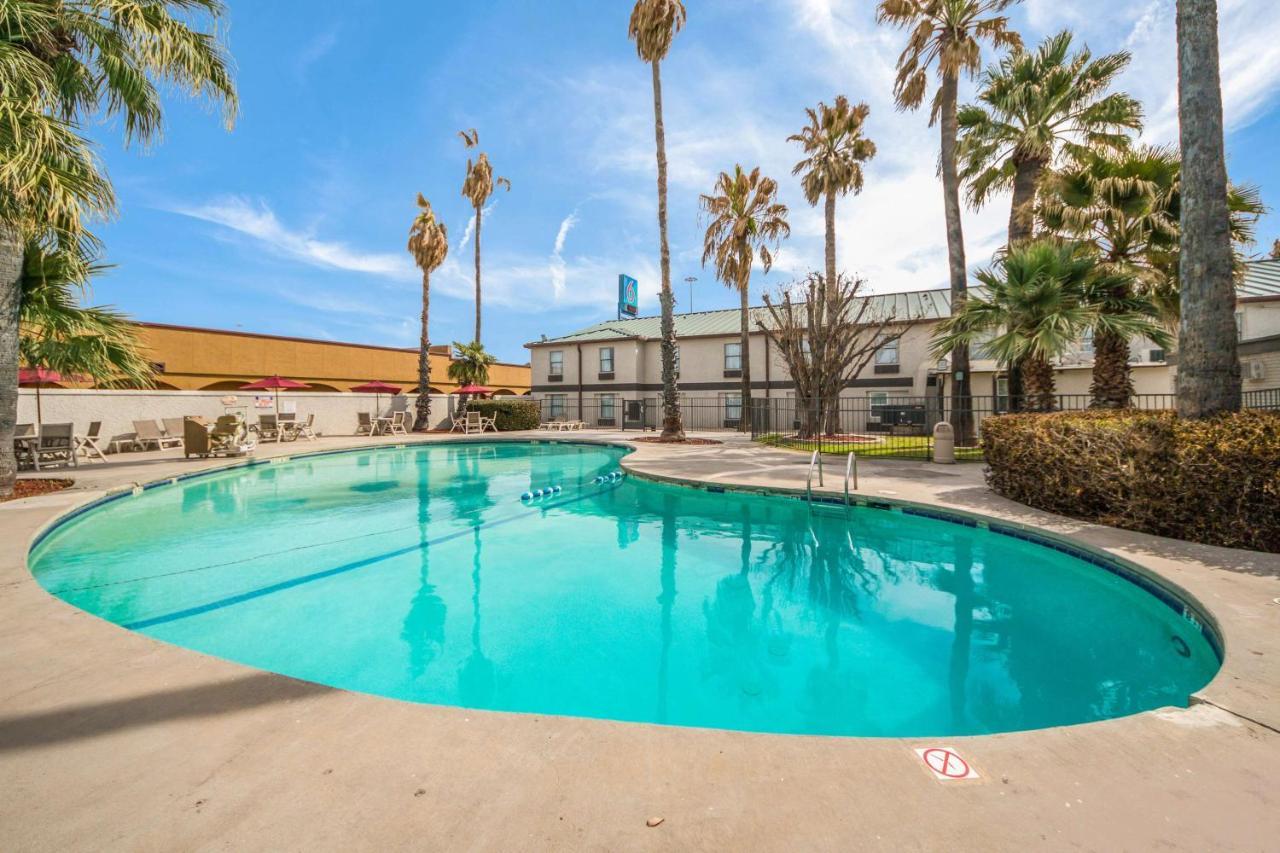 Motel 6-Laredo, Tx - North I-35 외부 사진