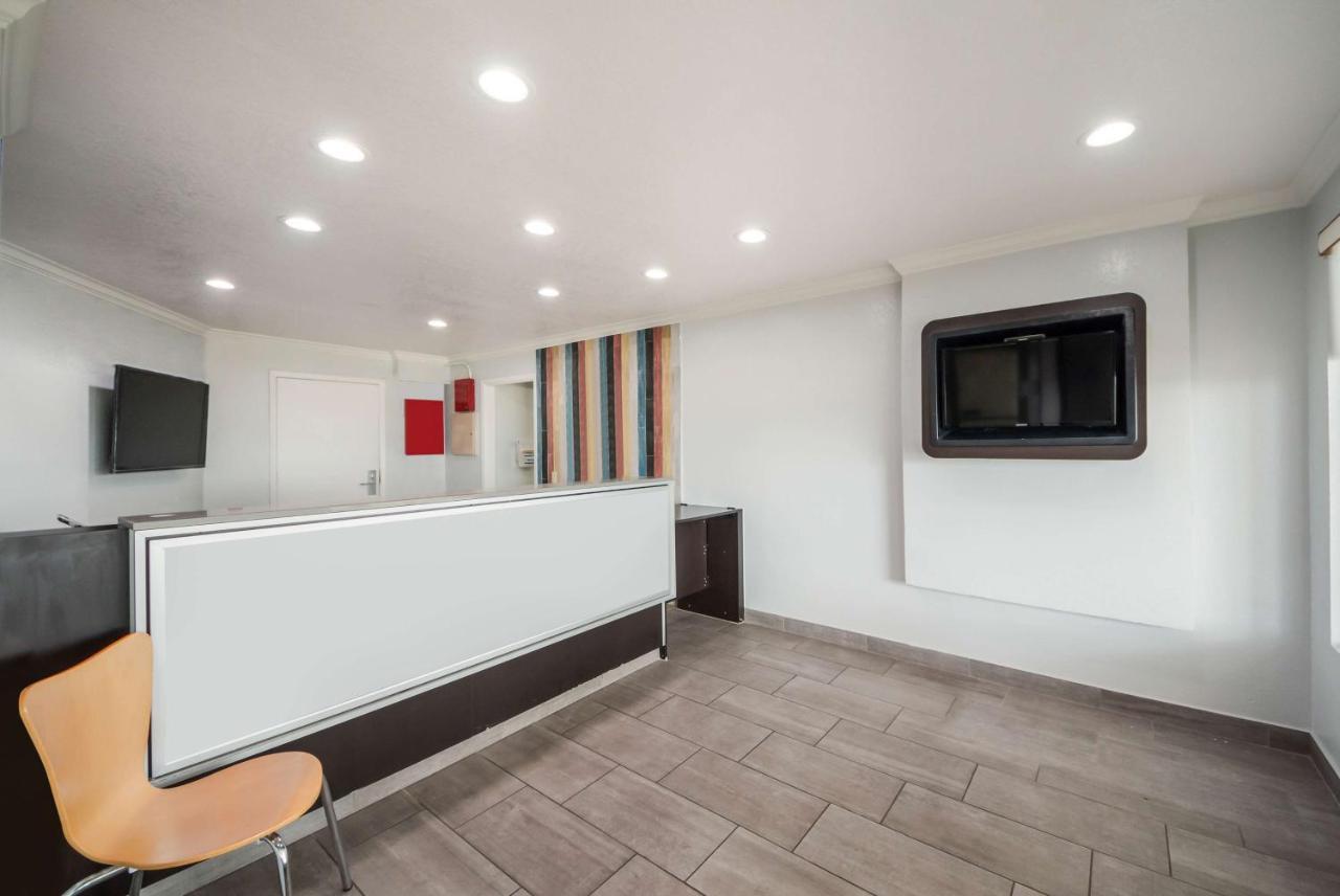 Motel 6-Laredo, Tx - North I-35 외부 사진