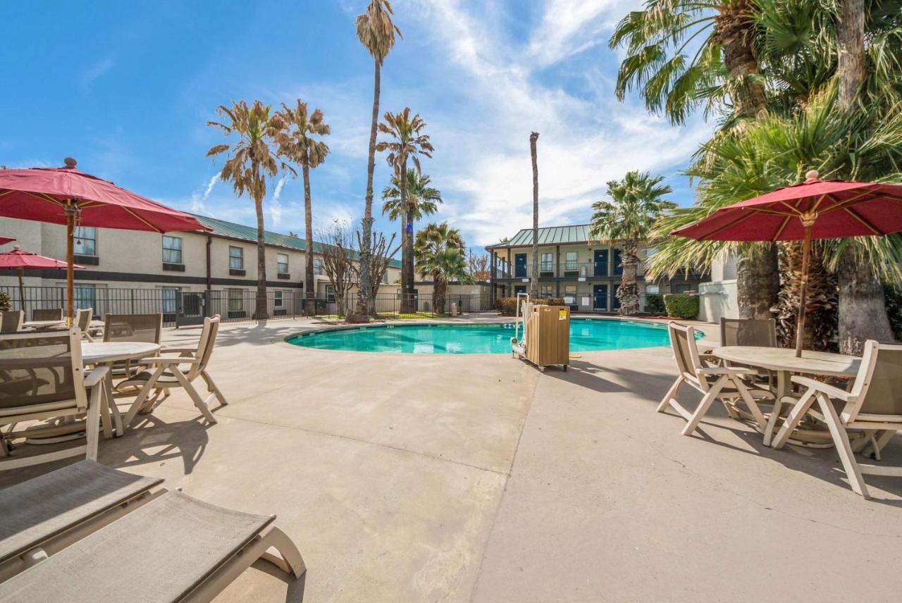Motel 6-Laredo, Tx - North I-35 외부 사진