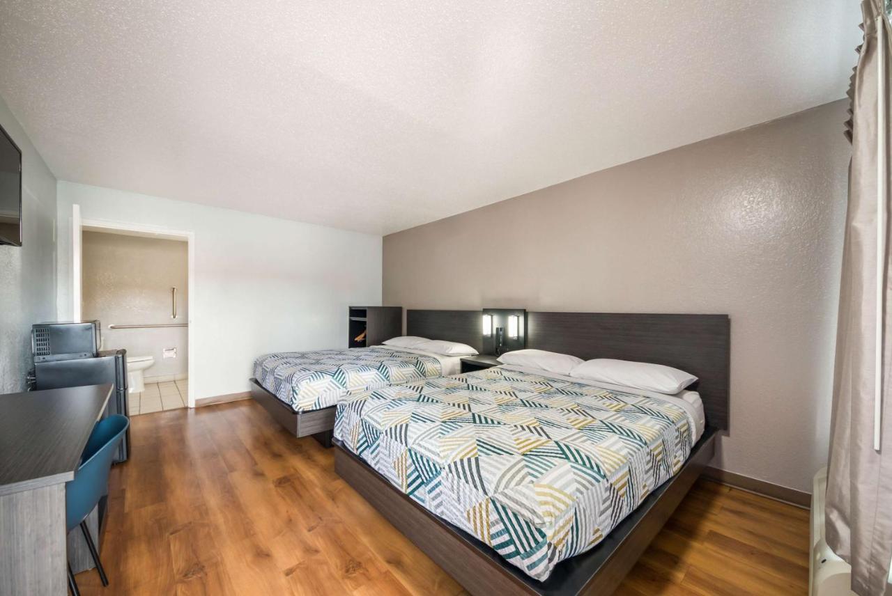 Motel 6-Laredo, Tx - North I-35 외부 사진