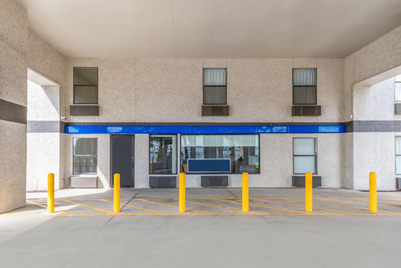 Motel 6-Laredo, Tx - North I-35 외부 사진