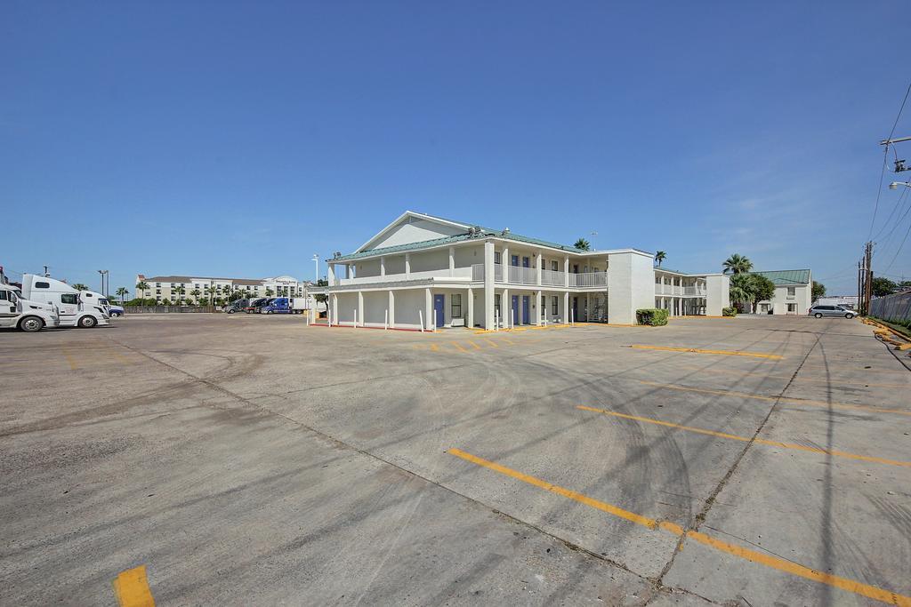 Motel 6-Laredo, Tx - North I-35 외부 사진