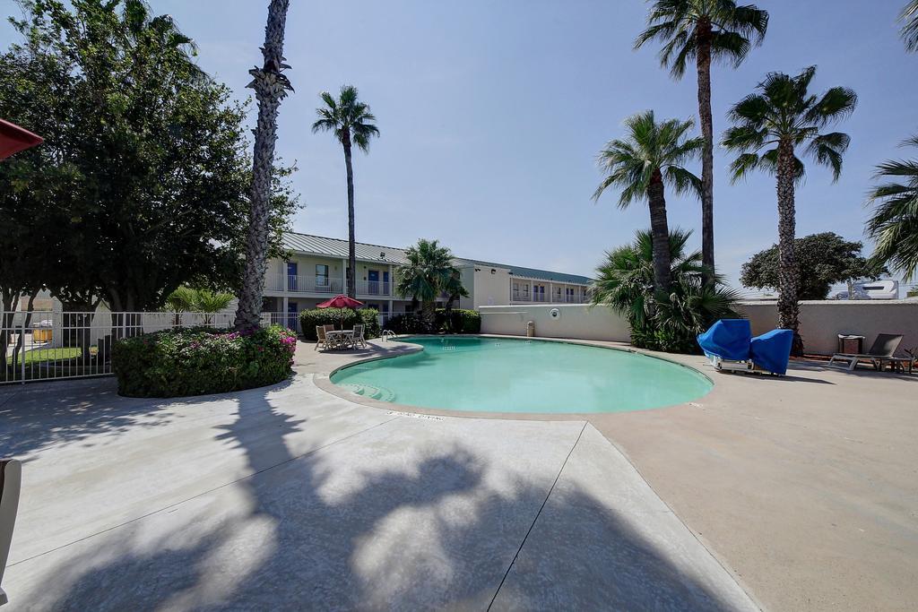 Motel 6-Laredo, Tx - North I-35 외부 사진